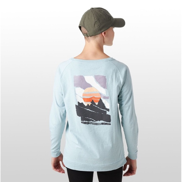 Patagonia Light Green Long Sleeve Tee Size Medium. Hiking Cabincore - Picture 2 of 7